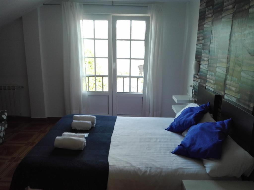 Hotel Corcubion Playa De Quenxe Bagian luar foto