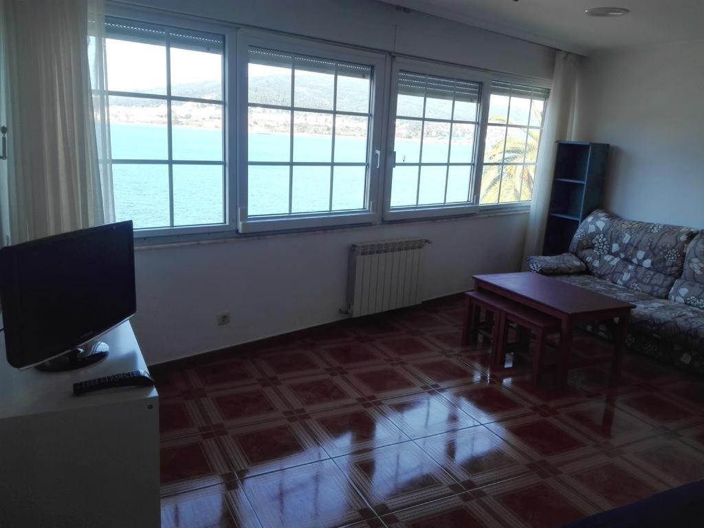 Hotel Corcubion Playa De Quenxe Ruang foto